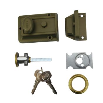 Yale 77 Deadlocking Nightlatch